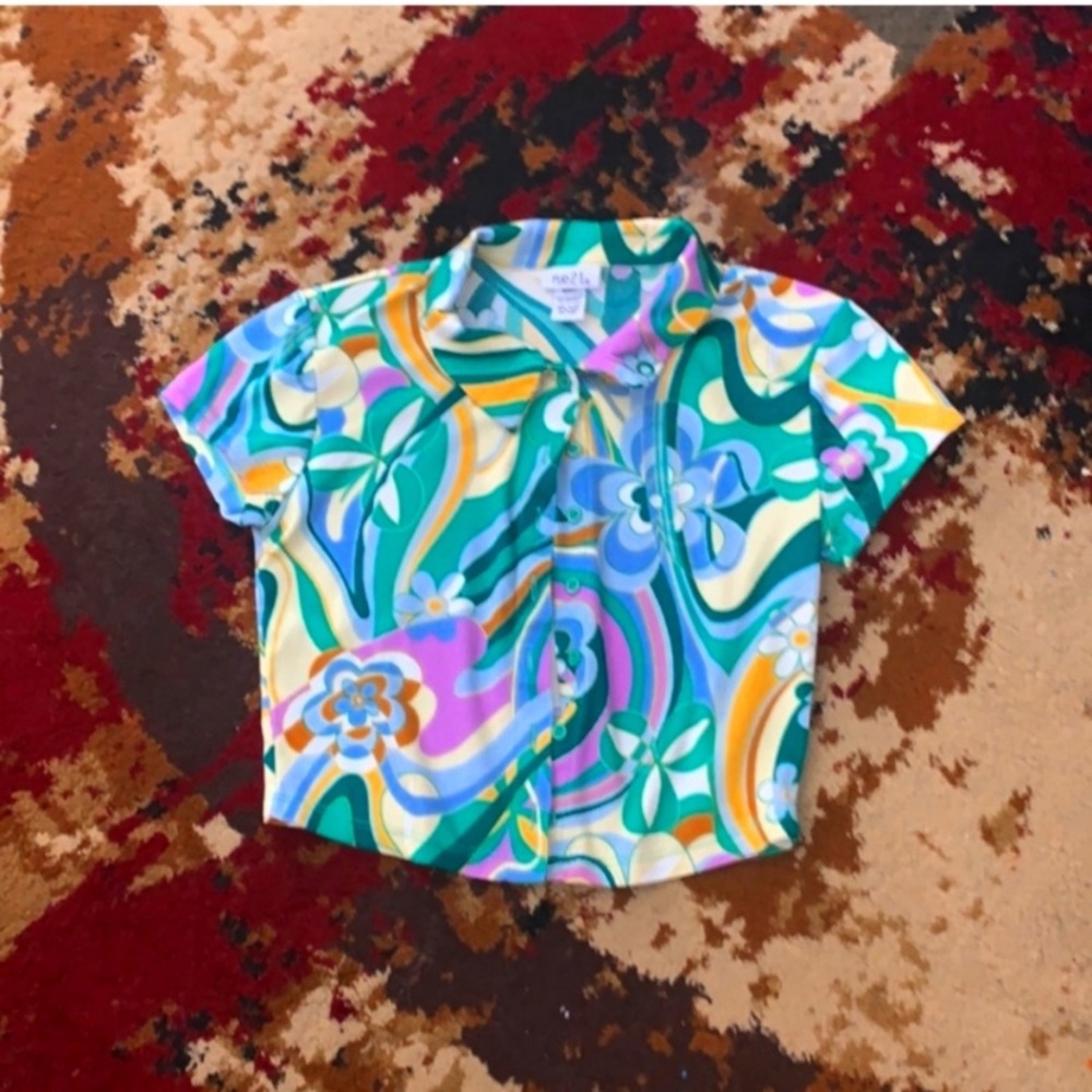 Rue 21 Women’s Colorful Floral Button Down T-Shirt Size Small